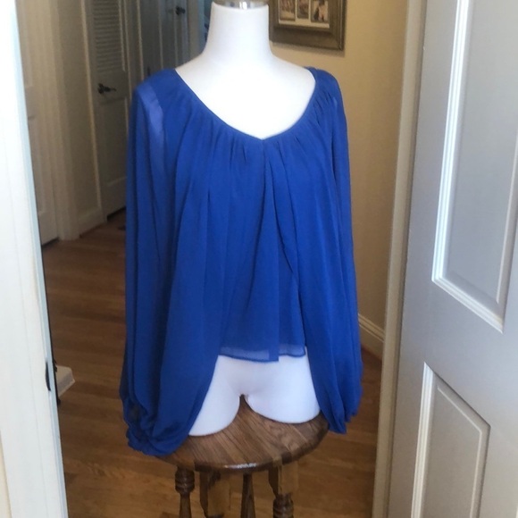 Vince Camuto Royal Blue Blouse Size Medium NWT - Picture 3 of 10